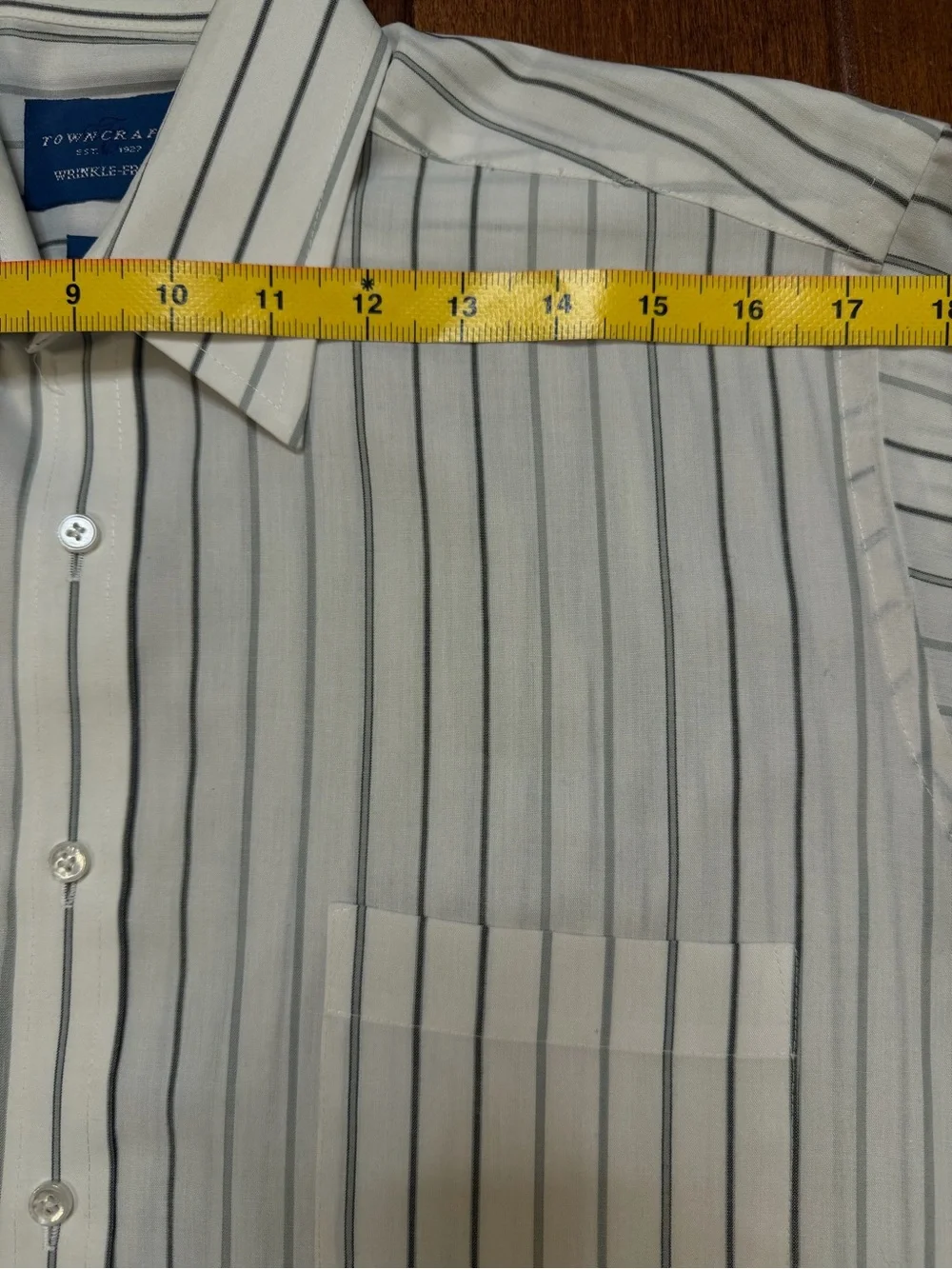Towncraft White Short Sleeve Button-Down Shirt with Black Pinstripes sz. 15 neck